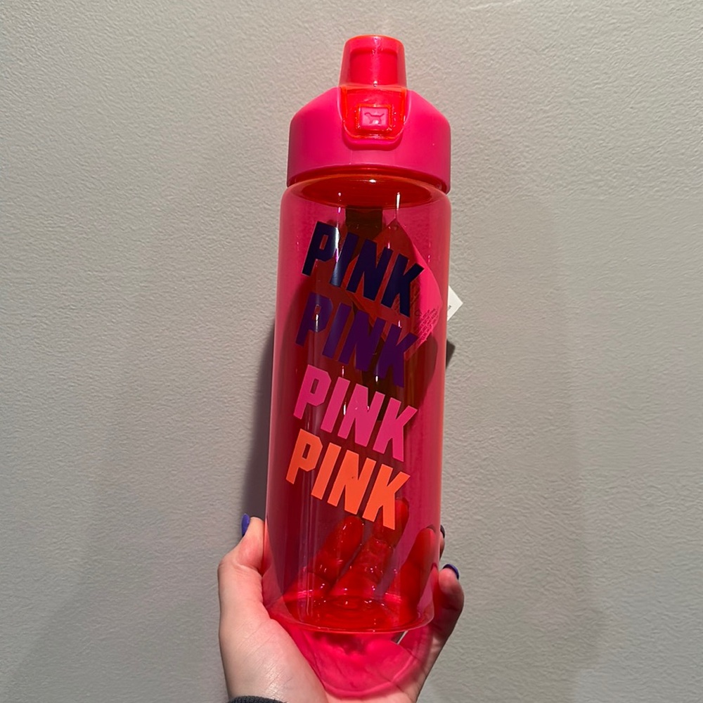 Victoria’s Secret 32 oz water bottle